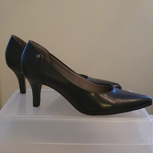 LifeStride Leather Navy Heels